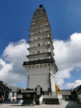 鸡足山金顶寺