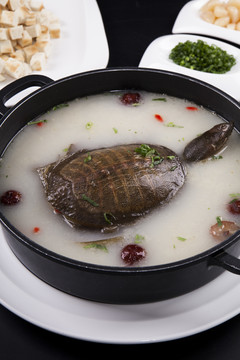 甲魚泡饃
