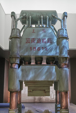 中国第一台万吨水压机
