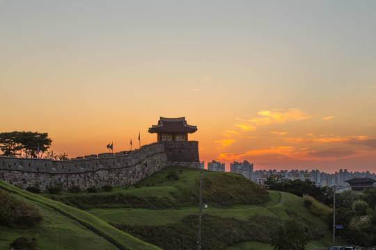 黄昏下的长城