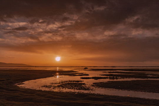 青海湖夕阳