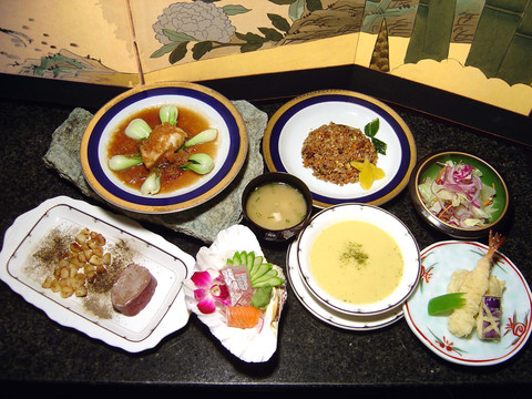 日式料理全家福