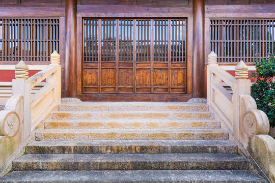 中式台阶木门