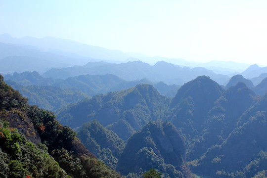 山脊群山