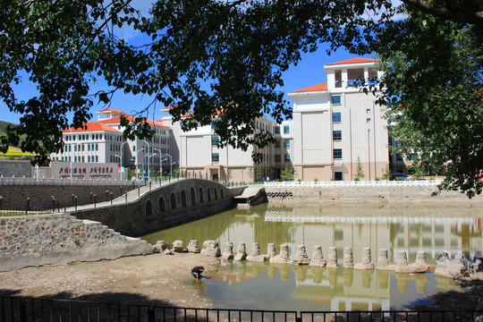 甘肃民族师范学院