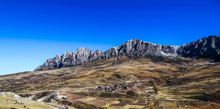 雪山远山