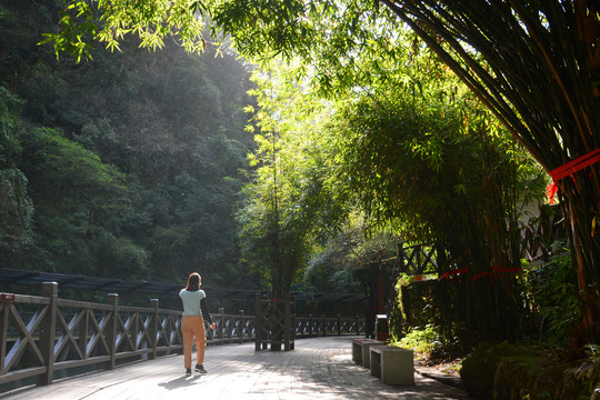 三峡大瀑布