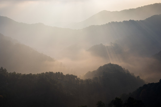 西湖群山