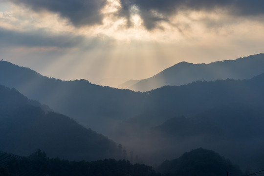 西湖群山