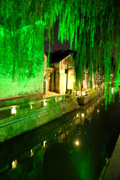 水乡古镇街区夜景