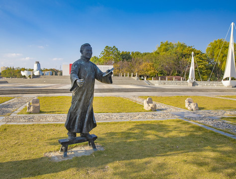 平湖钹子书雕像