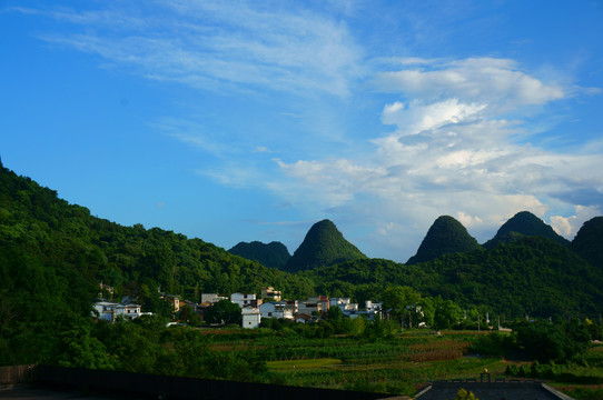 群山