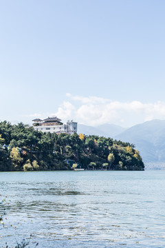 大理南诏风情岛湖景风光