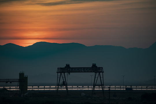 海上晨曦