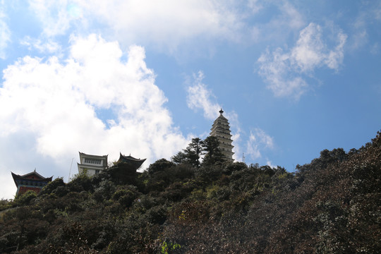 鸡足山金顶寺