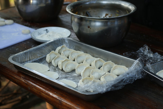 包饺子