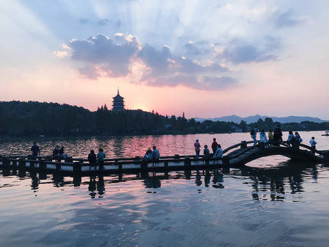 雷锋夕照