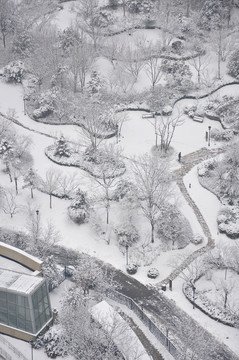 俯拍雪后自然风光