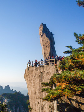 安徽黄山风景区飞来石