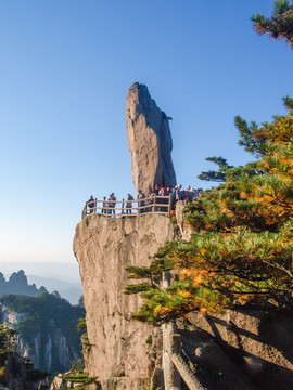 安徽黄山风景区飞来石