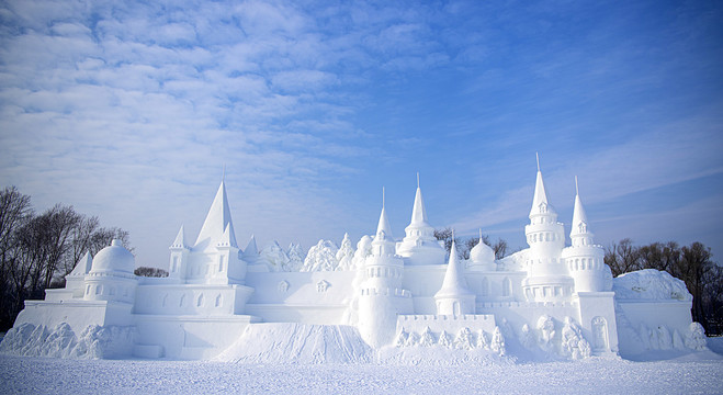 洁白如玉雪雕景观