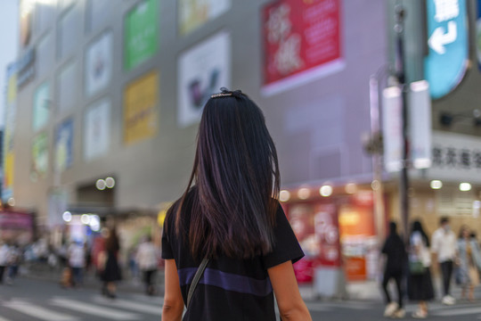 女人背影