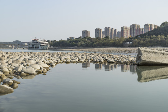 枯水期河流