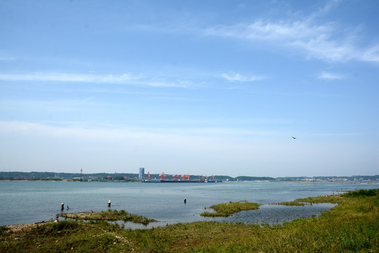 江边风景