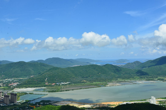 三亚蓝色海边城市