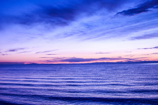 青海湖夕阳日出