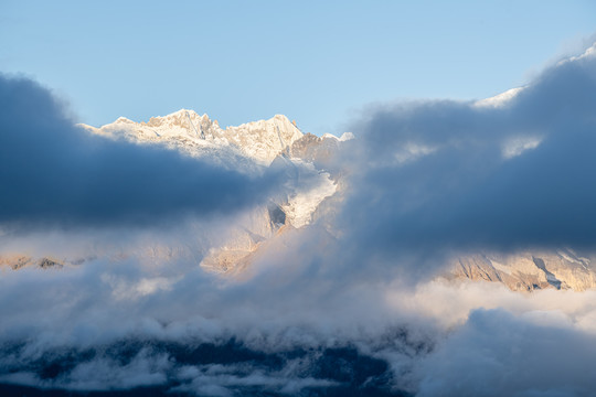 梅里雪山日出