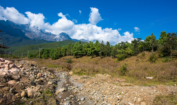 群山