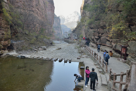 河南郭亮村挂壁公路