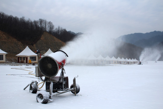 造雪机造雪