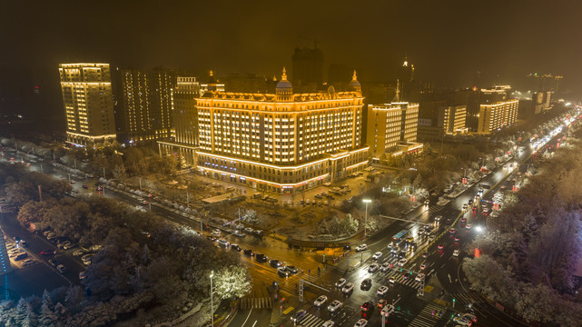 运城日报社办公楼夜景