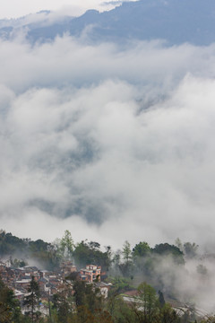 云雾山中的哈尼村寨8