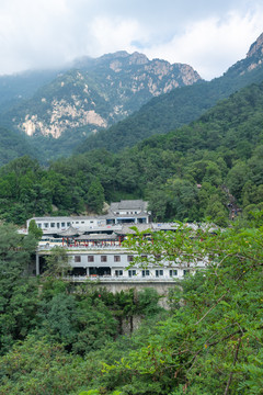 泰山风景区中天门停车场