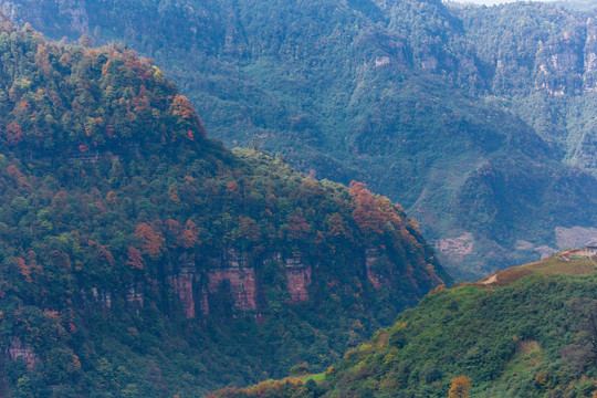 云南彝良小草坝山脉与沟壑