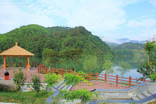 秋浦河大龙湾春色