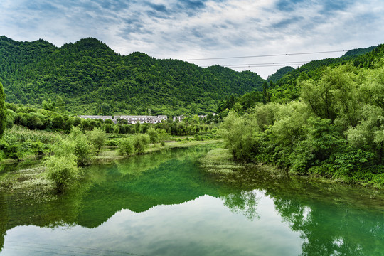 賨人谷夏日美景