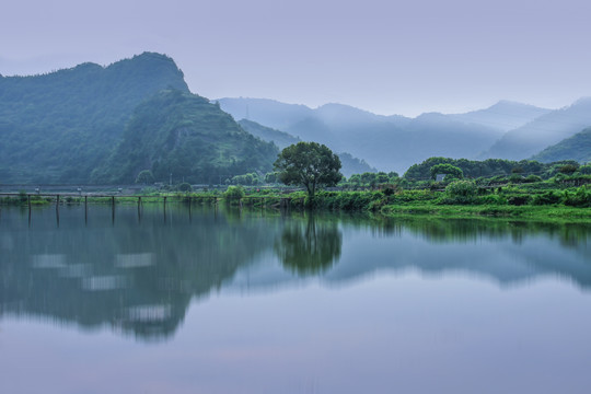 山水倒影