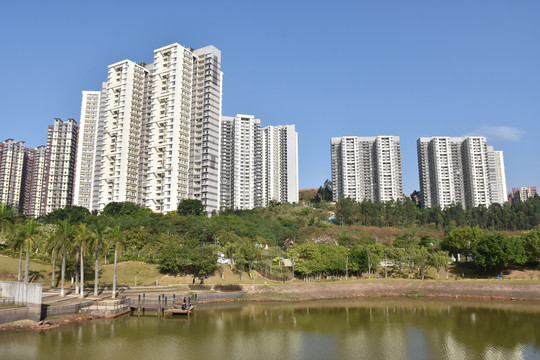 湖景大宅