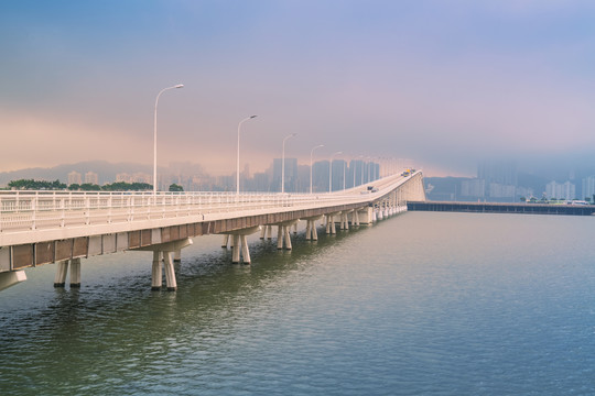 澳门西湾大桥和滨海城市风光