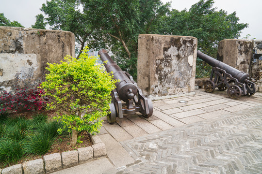 澳门古城墙和大炮台历史遗址