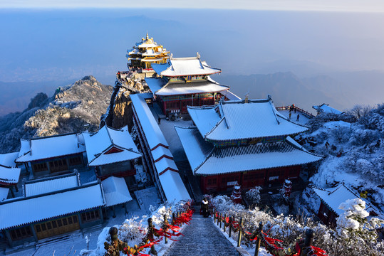 洛阳老君山雪景