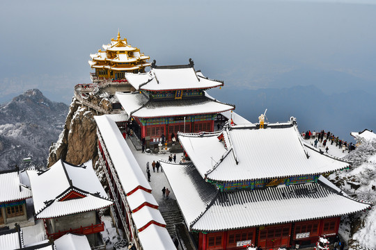 洛阳老君山雪景