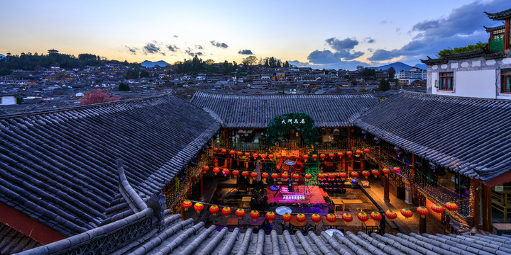 丽江古城大研花巷民居四合院