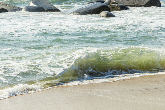 海滩波浪浪花