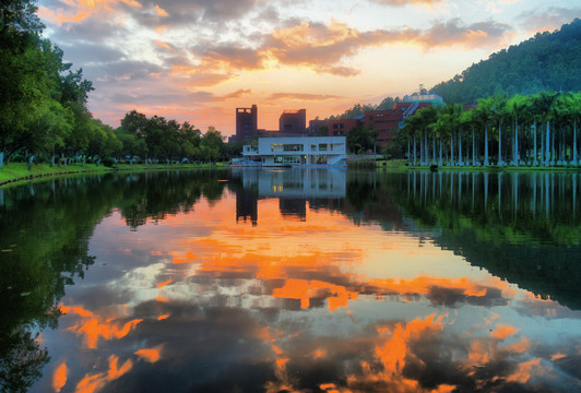 北京师范大学珠海校区荷香湖