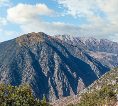 觉巴山